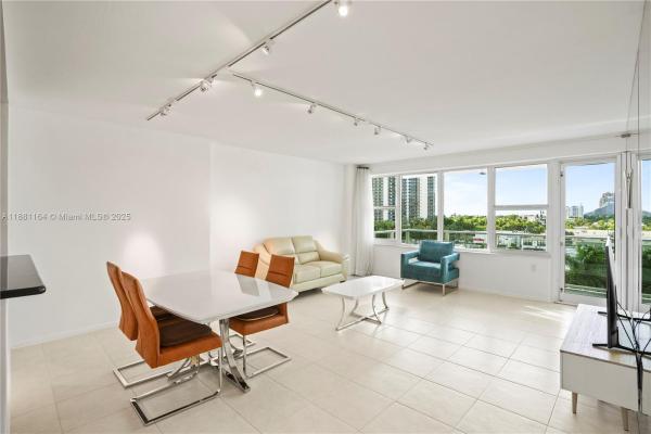 Coral Ridge Towers South, 3333 NE 34th St #711, Fort Lauderdale, Florida 33308, image 2