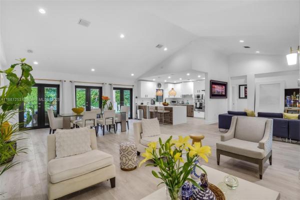 Tropical Isle Homes, 340 Woodcrest Rd, Key Biscayne, Florida 33149, image 1