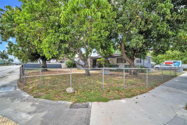 551 NW 183rd St, Miami, Florida 33169, image 1
