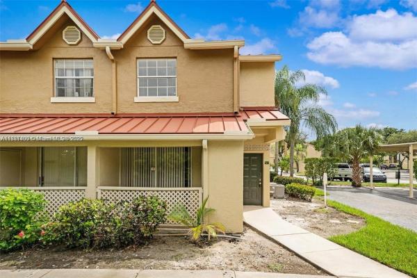La Hacienda Country Club Of Miami, 18352 NW 68th Ave #P, Hialeah, Florida 33015, image 3
