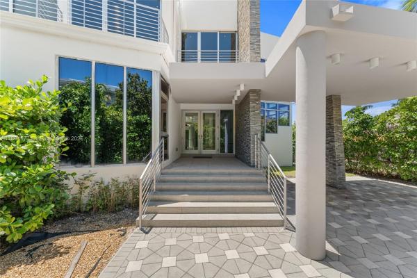 Fernwood Homes, 544 Fernwood Rd, Key Biscayne, Florida 33149, image 3