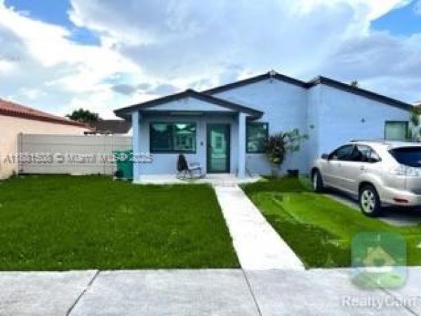 Superior Homes, 274 NW 132nd Pl, Tamiami, Florida 33182, image 3