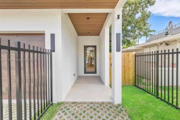 3163 Hibiscus St, Miami, Florida 33133, image 3