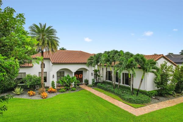 10501 N Camelot Cir, Davie, Florida 33328, image 1