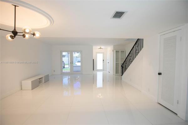 Hallandale, Florida 33009, image 1