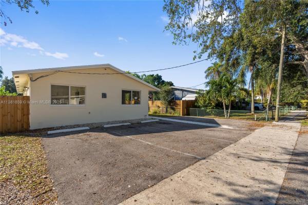 5812 Buchanan St ##1-2, Hollywood, Florida 33021, image 1