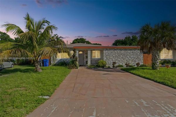 Hollywood Little Ranches, 2831 Monroe St, Hollywood, Florida 33020, image 3