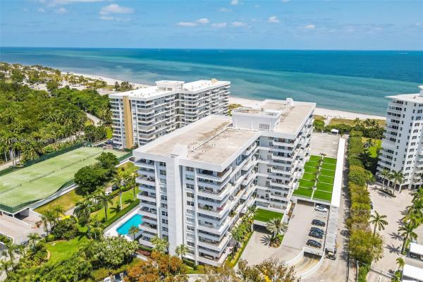 Commodore Club West, 155 Ocean Lane Dr #300, Key Biscayne, Florida 33149, image 1