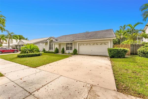 Laguna Point North, 21420 SW 94th Ave, Cutler Bay, Florida 33189, image 3