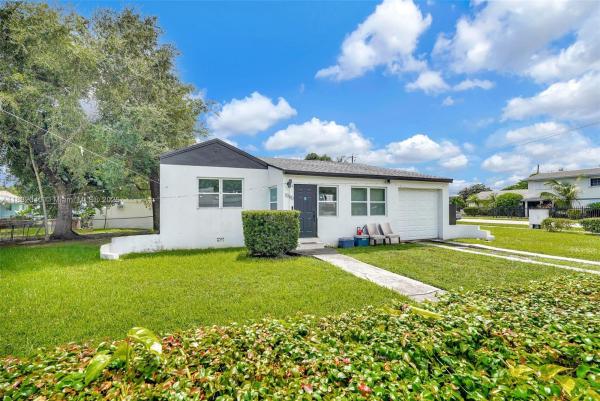 Stephens Manor, 1090 NW 77th St, Gladeview, Florida 33150, image 2