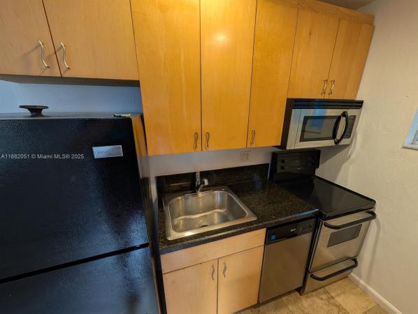 Villa Sunray, 728 NE 13th Ct 11 ##11, Fort Lauderdale, Florida 33304, image 1