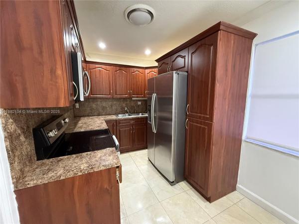 Mile, 1560 W 46 St #115, Hialeah, Florida 33012, image 1