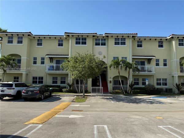 290 NW 109 Ave #202, Unincorporated Dade County, Florida 33172, image 1