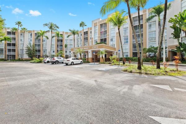 Doral House, 9805 NW 52nd St #216, Doral, Florida 33178, image 2