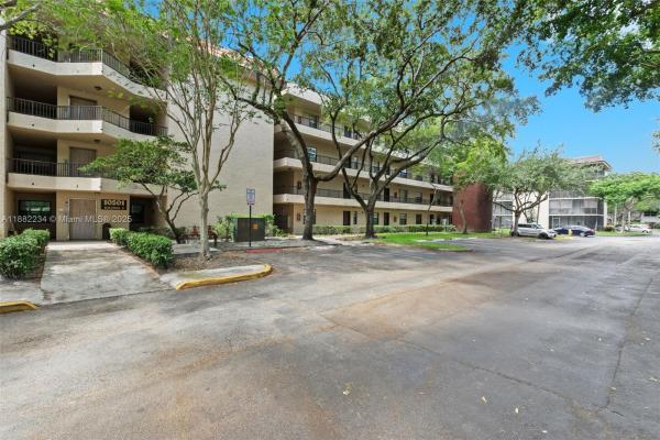 Plantation Racquet Club At Jacaranda, 10501 W Broward Blvd 407 ##407, Plantation, Florida 33324, image 1