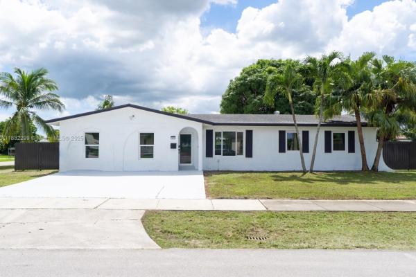 11872 SW 196th Ter, Miami, Florida 33177, image 1
