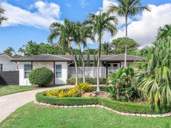 11407 N Bayshore Dr, Miami, Florida 33181, image 1