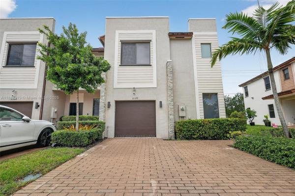 Las Ramblas At Via Ventura, 21372 NE 2nd Ct, Ives Estates, Florida 33179, image 2