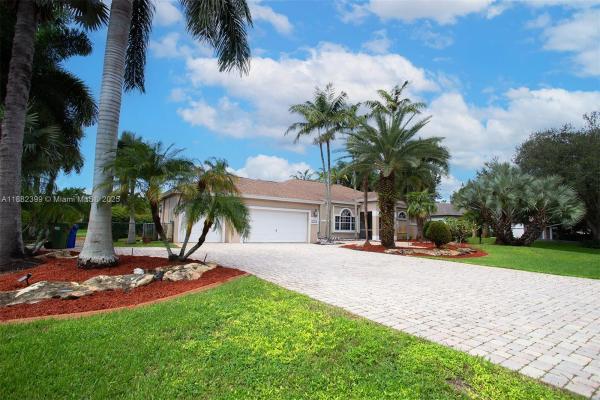 Durango Estates, 5911 SW 199th Ave, Pembroke Pines, Florida 33332, image 2