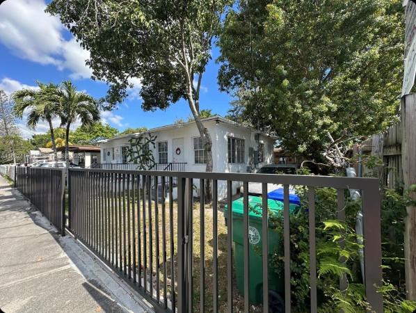 De Leon Park, 3041 NW 10th Ave, Miami, Florida 33127, image 1