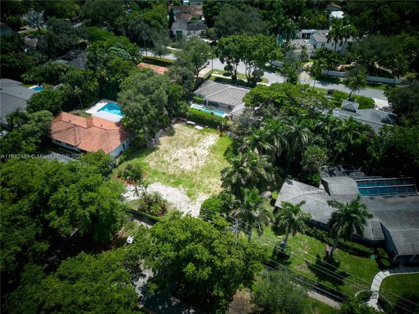 Riviera, 6810 Granada Blvd, Coral Gables, Florida 33146, image 3