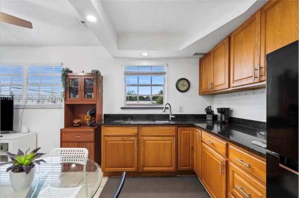 30 SW 11 Ave #4, Miami, Florida 33130, image 1