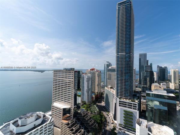 The Plaza On Brickell East, 950 Brickell Bay Dr #3905, Miami, Florida 33131, image 1