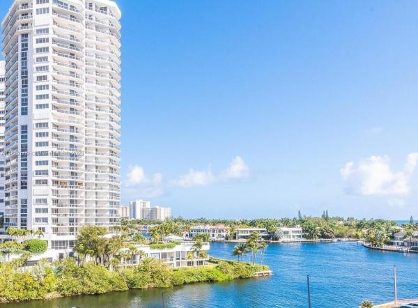 Waterview 2, 20515 E Country Club Dr #442, Aventura, Florida 33180, image 1