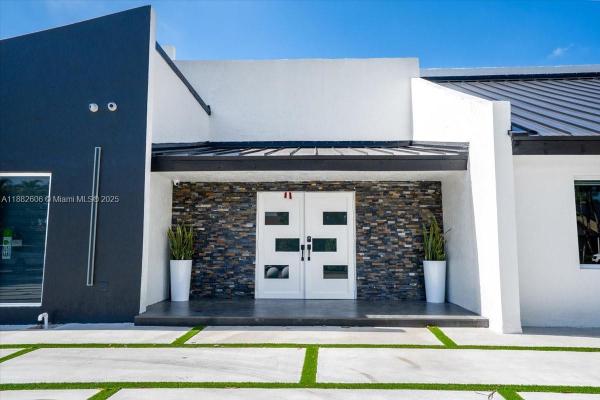 Country Club Of Miami Estates, 7220 N Oakmont Dr, Hialeah, Florida 33015, image 3