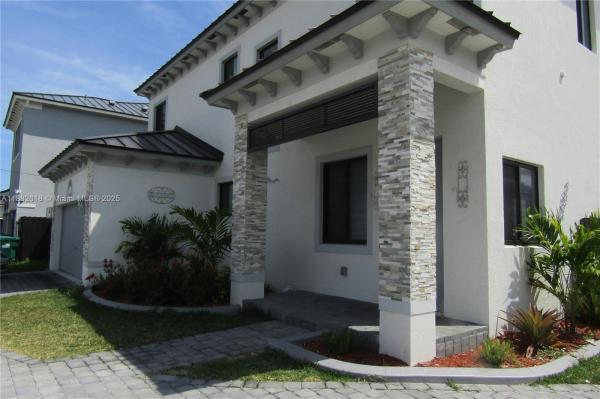 11998 SW 232 St, Unincorporated Dade County, Florida 33170, image 1