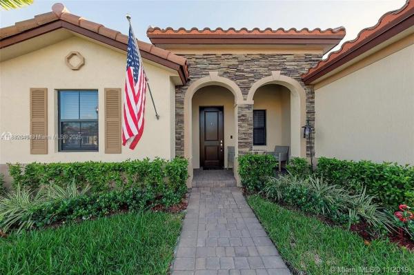 Kingman Commons, 2460 SE 1st St, Homestead, Florida 33033, image 2
