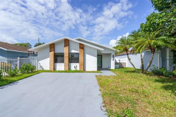 Strawberry Field, 21032 SW 121st Ave, South Miami Heights, Florida 33177, image 2
