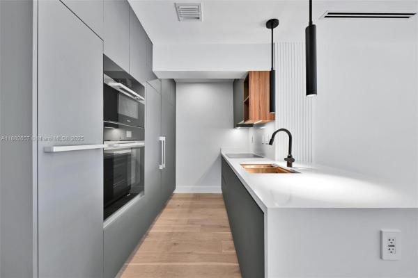 Key Cassa, 204 Sunrise Dr #204C, Key Biscayne, Florida 33149, image 1