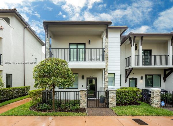 4665 NW 83rd Path, Doral, Florida 33166, image 1