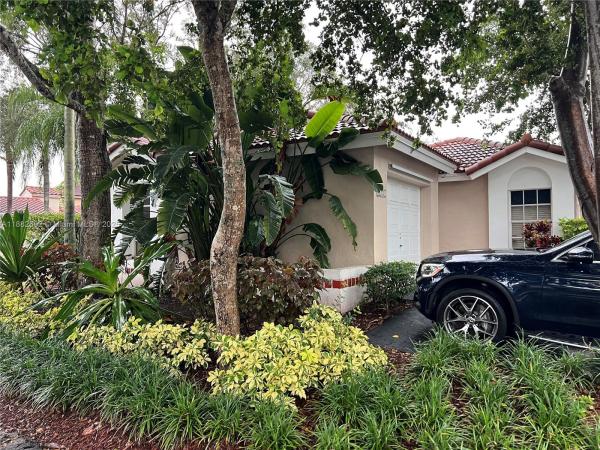 Garden Homes At Country Isles, 1321 N Seagrape Cir, Weston, Florida 33326, image 2