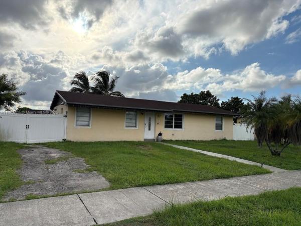 Avocado Villas, 548 SW 16th Ter, Homestead, Florida 33030, image 2