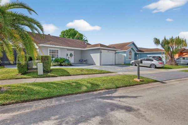 Westwind Lakes, 15326 SW 58th Ter, Kendall West, Florida 33193, image 2