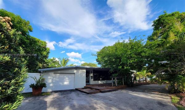 Plantation Gardens, 510 E Acre Dr, Plantation, Florida 33317, image 1