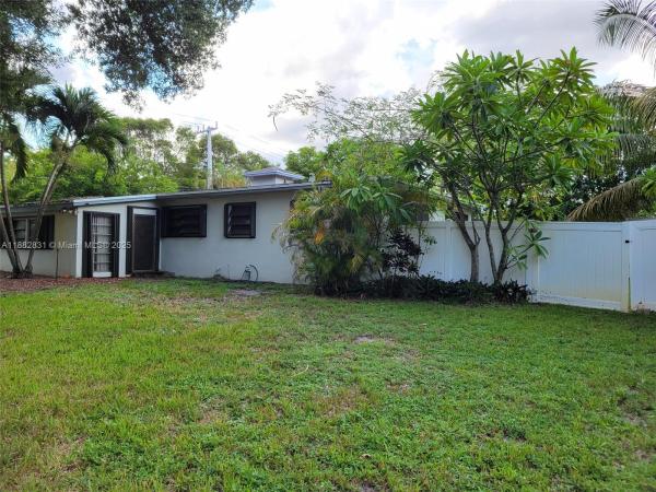 Plantation Gardens, 510 E Acre Dr, Plantation, Florida 33317, image 2