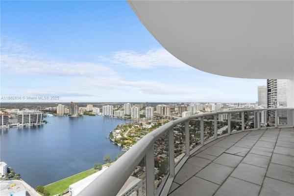 Trump Royale, 18201 Collins Ave #5301, Sunny Isles Beach, Florida 33160, image 1