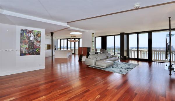 1000 Island Boulevard, 1000 W Island Blvd #PH-2, Aventura, Florida 33160, image 2