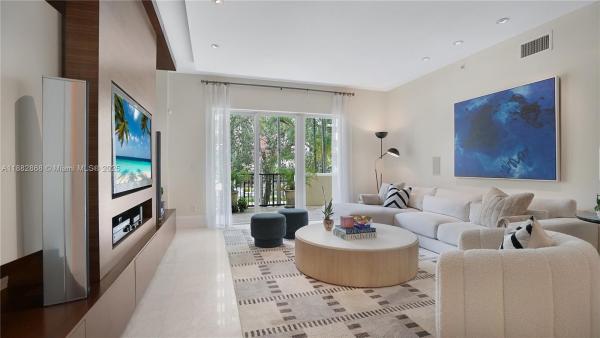 Valencia Grande, 642 Valencia Ave #207, Coral Gables, Florida 33134, image 2