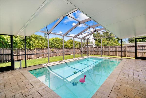 Cutler Ridge Manor Estates, 9835 SW 197th St, Cutler Bay, Florida 33157, image 3