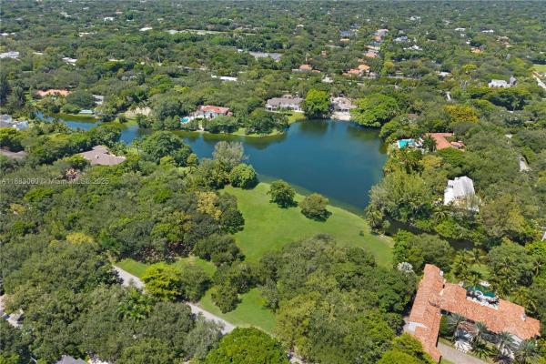 Snapper Creek Lakes, 10600 Lakeside Dr, Coral Gables, Florida 33156, image 3