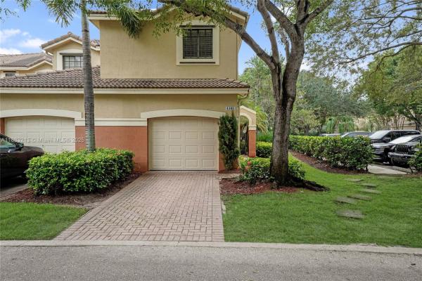 Courtyard At The Grove, 4101 Forest Dr, Weston, Florida 33332, image 1
