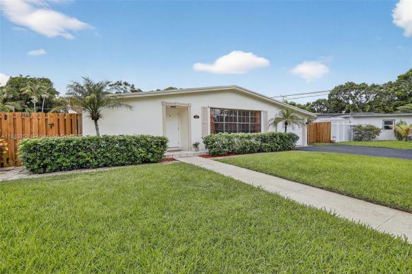 Plantation Gardens, 5260 Redwood Ct, Plantation, Florida 33317, image 1