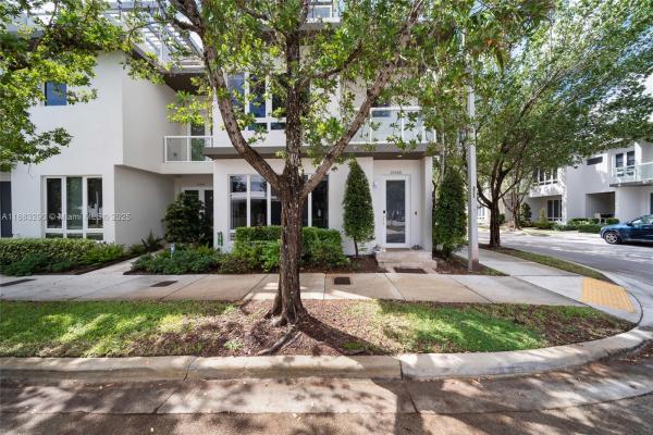 Landmark At Doral, 10560 NW 64th Ter, Doral, Florida 33178, image 1