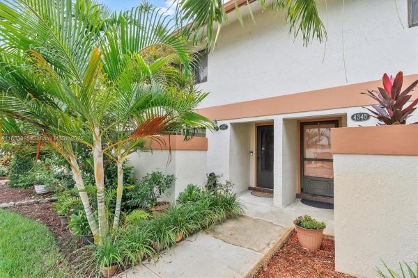 Townhomes At Orange Drive, 4347 SW 70th Ter, Davie, Florida 33314, image 1