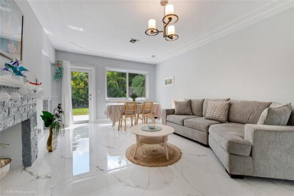 Tamiami Place, 833 Tangier St, Coral Gables, Florida 33134, image 3