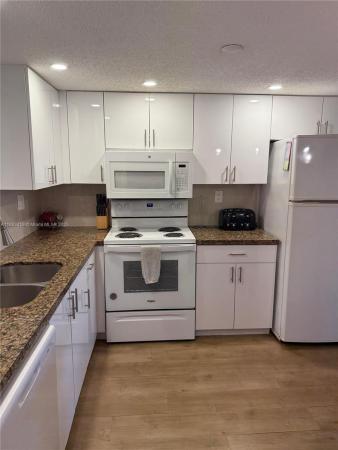 Le Frontenac, 17801 N Bay Rd #505, Sunny Isles Beach, Florida 33160, image 2